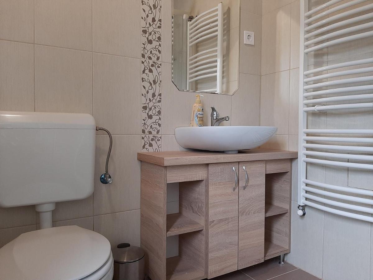 Egniss Apartman Богач Екстер'єр фото